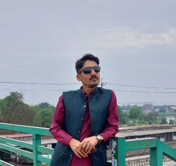 Manjur Rahaman, 35, Carrara