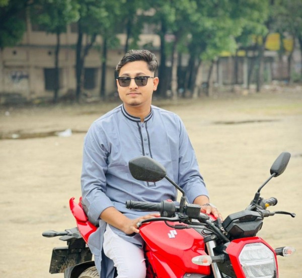 Nahid R Rahmqn, 25, Durango