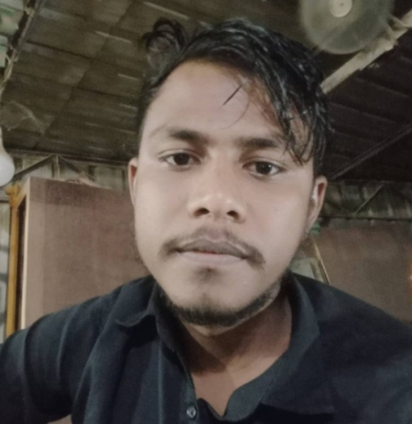 Roton, 26, Erwitte