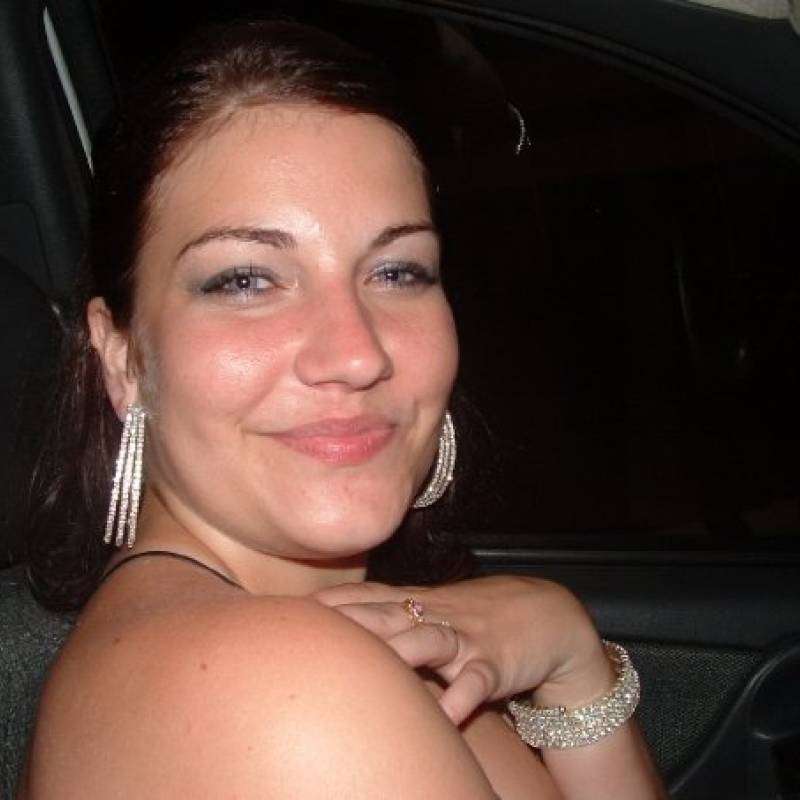 Elizabeth, 37, Berchha