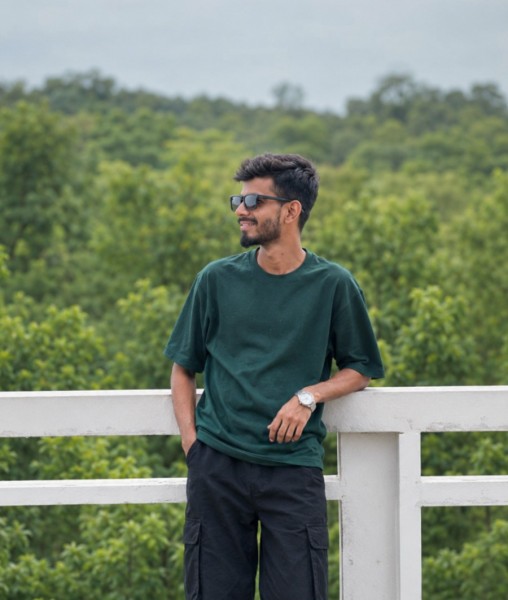 Oppi, 24, Pout