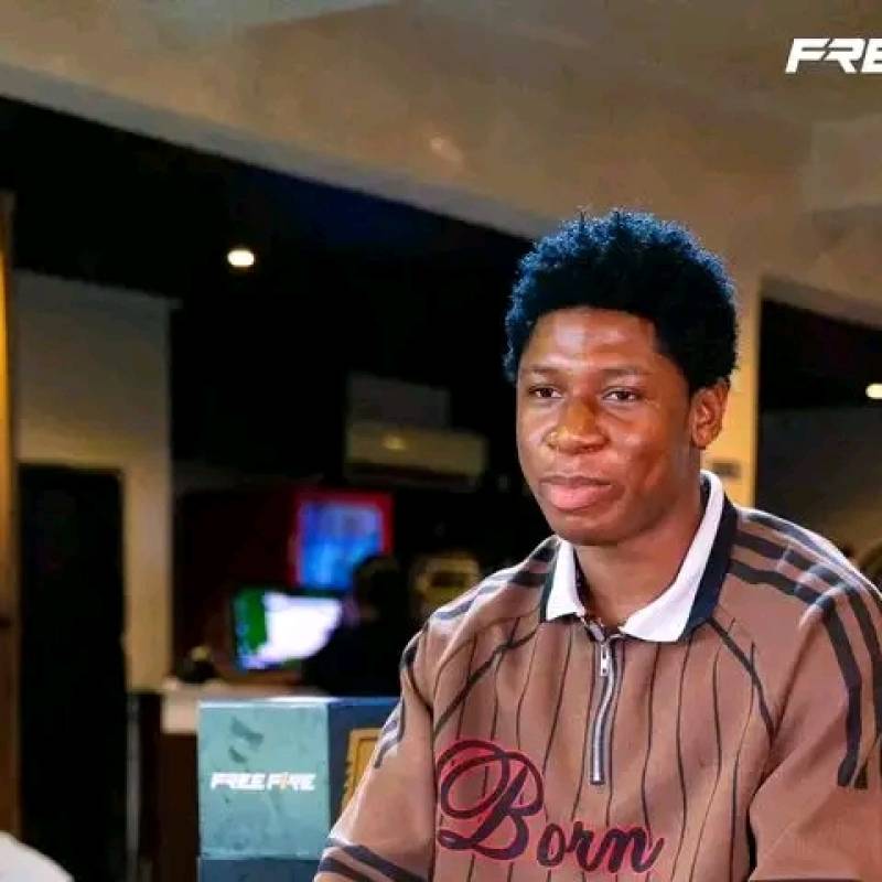 Chimezie Christopher, 18, Poonapiagapo
