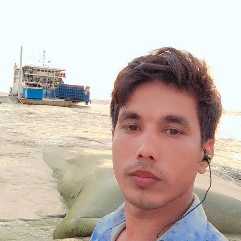 Mdaksh, 26, Moyal