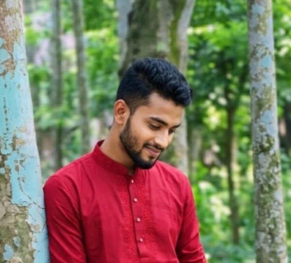 MD Akash, 26, Corsico