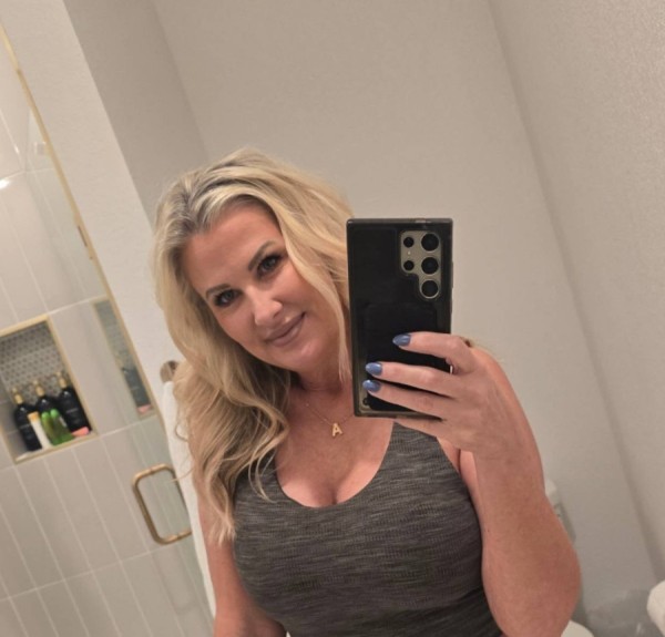 Anni, 40, Fuji