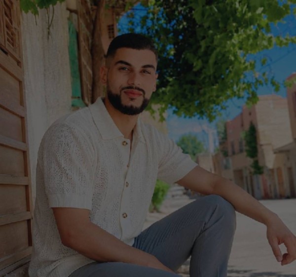 Farouk, 26, Mulug