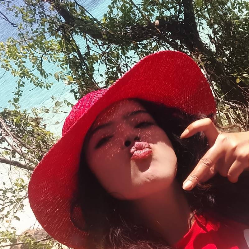 Perance, 25, Iran