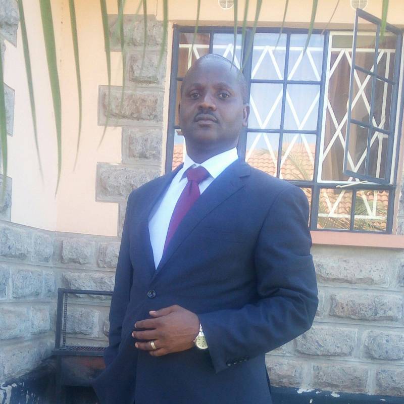koffi, 54, Tharike