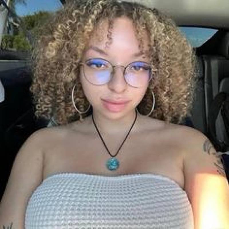 Aimee Quinn, 36, Vylgort