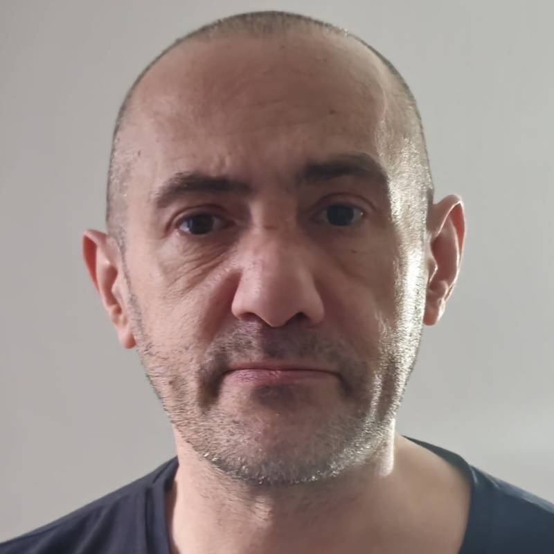 hakan, 19, Bela