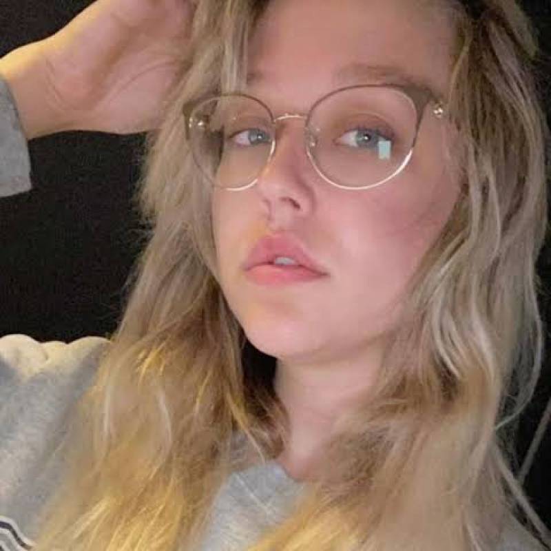 Amelia, 28, Hovd