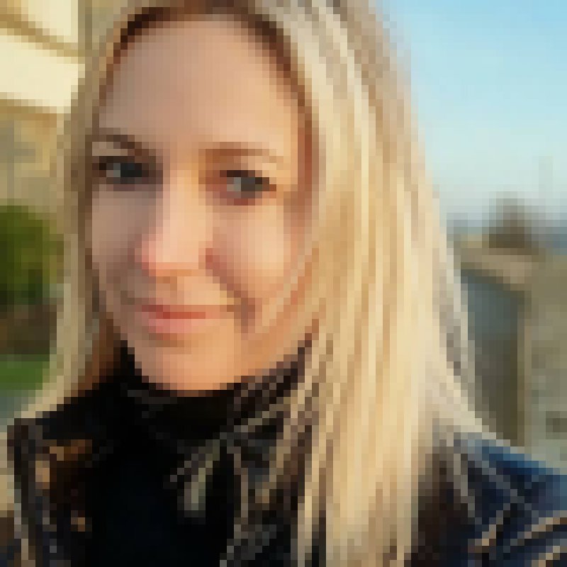 Laura, 35, India