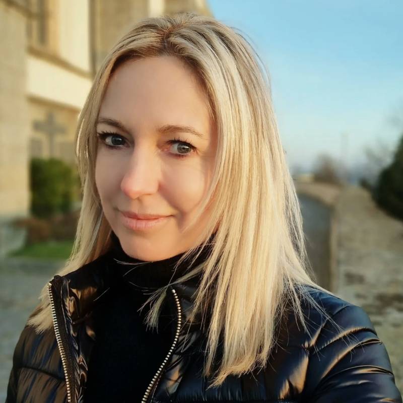 Laura, 35, Arar