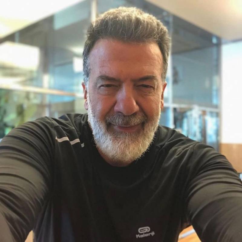 James, 45, Brussels