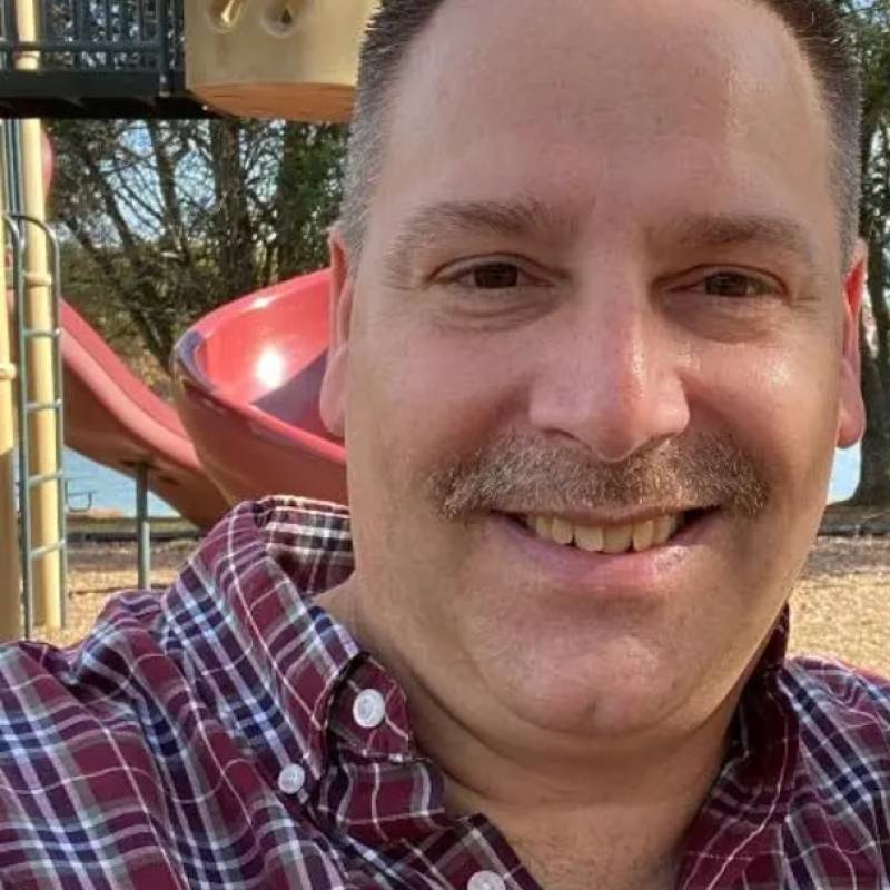 Ross, 61, Basni