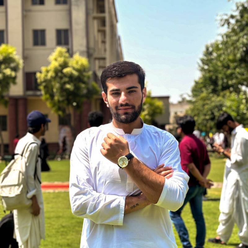 Shazaib, 18, Munchen