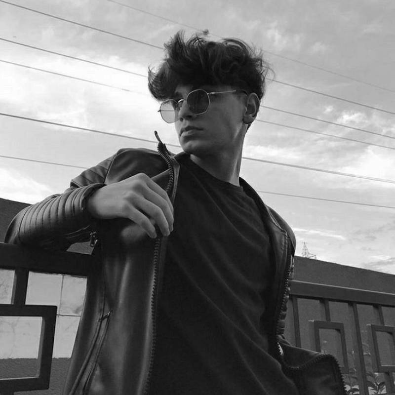Malik, 21, Cupira