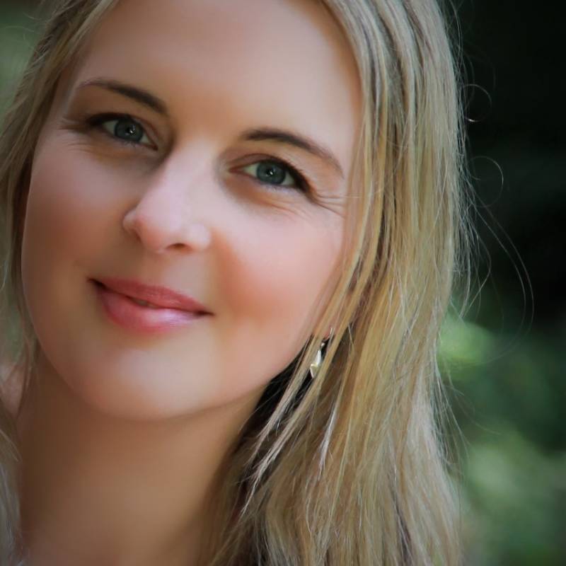 comey, 18, Dampur