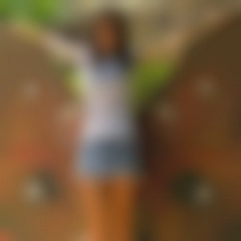 Amia, 37, Suicheng