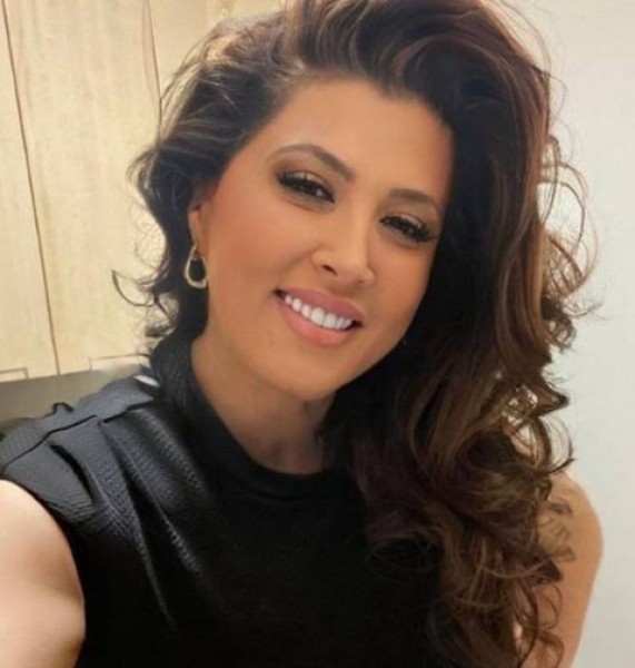 Inara, 45, Pitrufqun