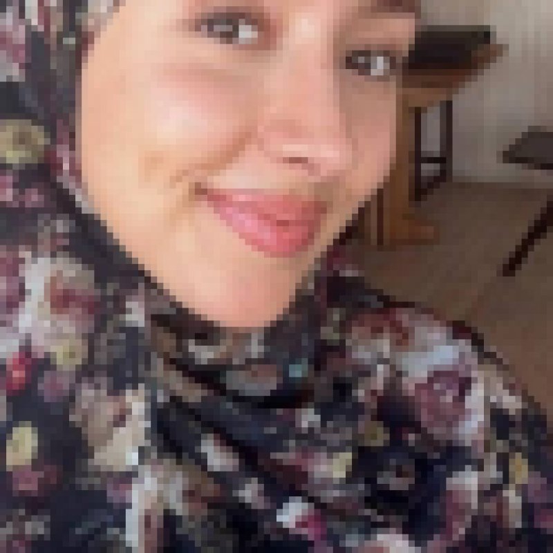 Farah Salaam, 40, Mengdingjie
