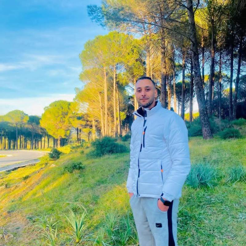 Hama, 34, Soloma