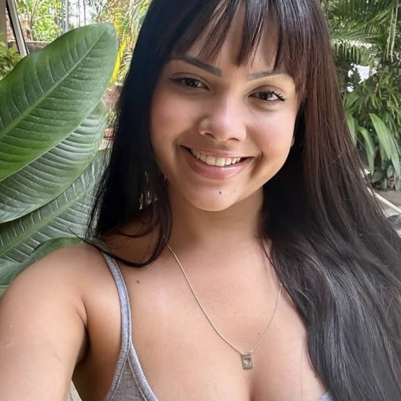 Mia, 31, Hard