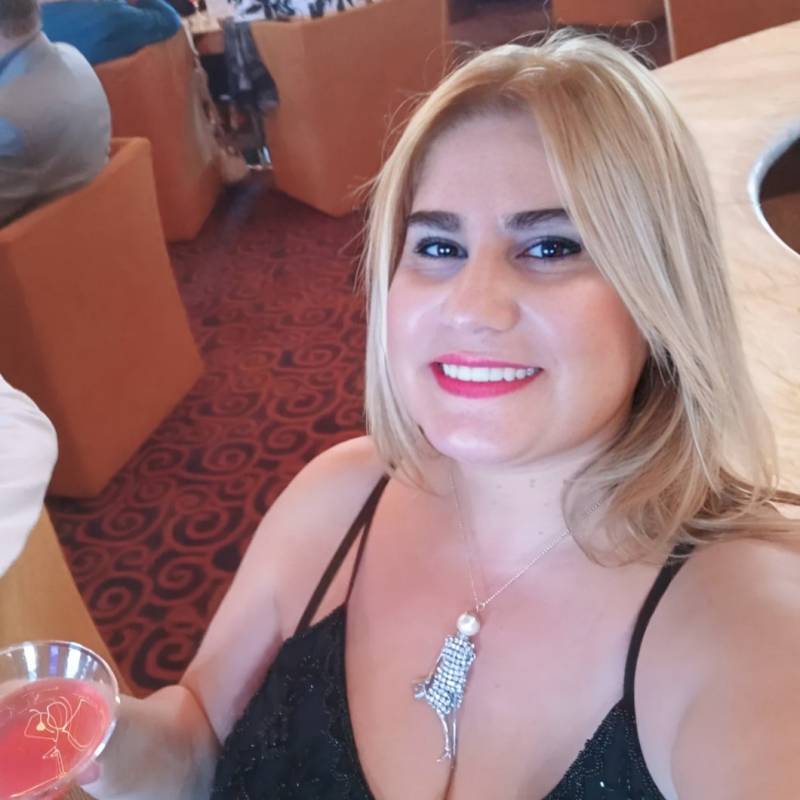 Gloria, 56, Pyty