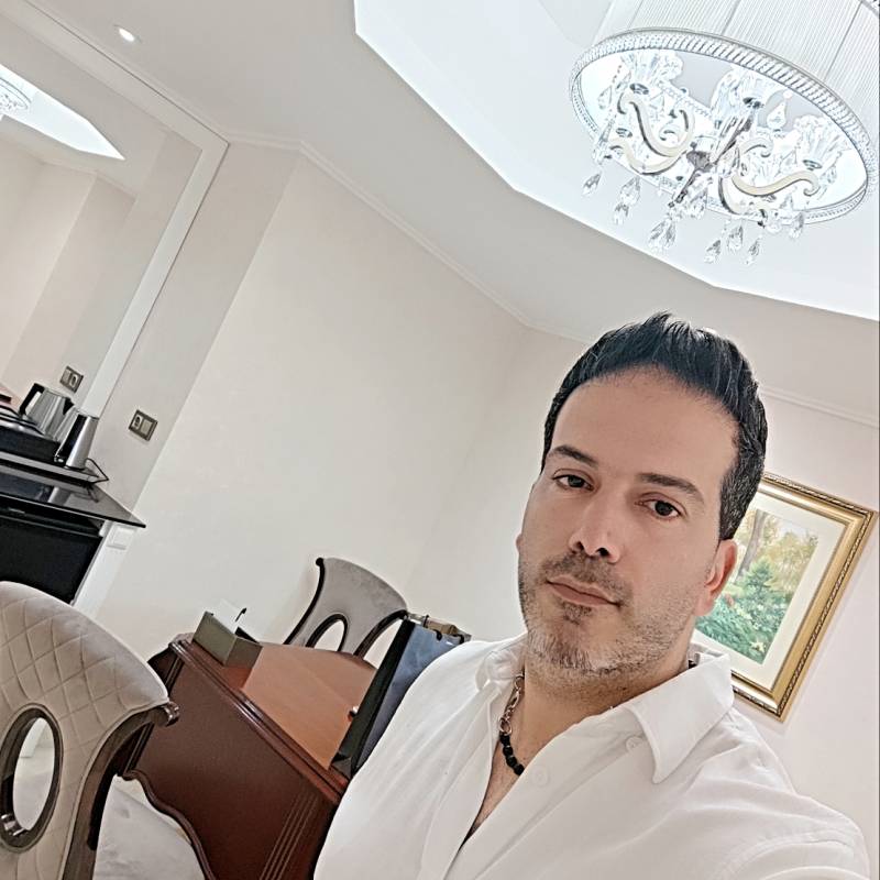 Pezhman, 41, Freetown Waterloo