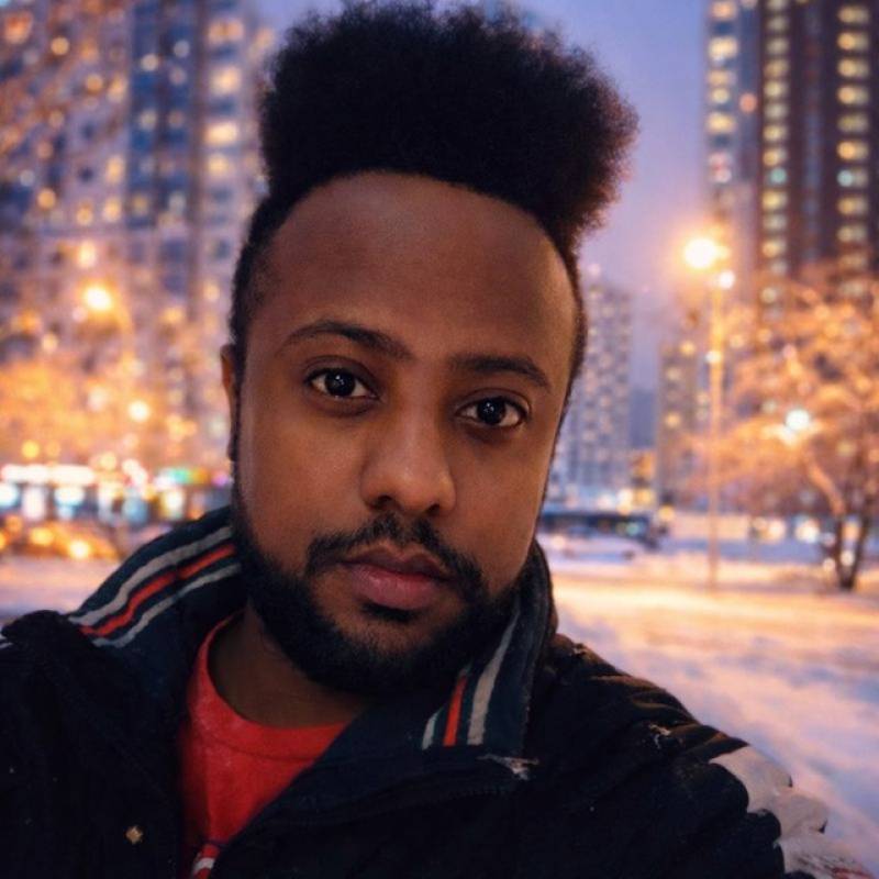 Markos Des6, 35, Bavanat