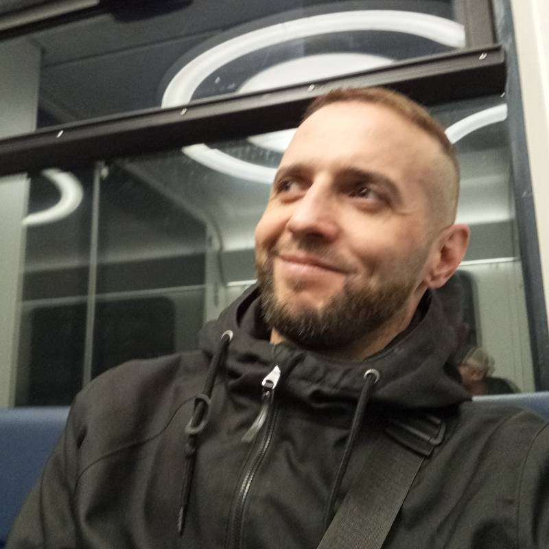 , 37, Isfana