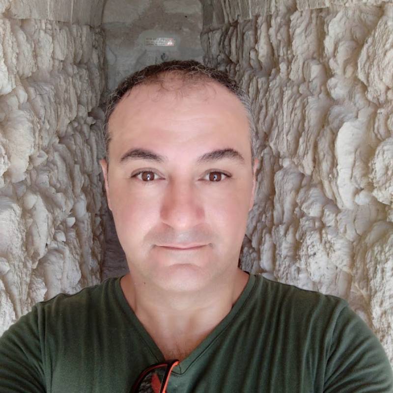 moro, 40, Clactononsea
