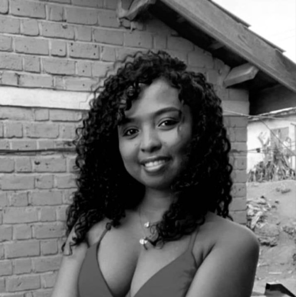 Essia, 32, Khulays