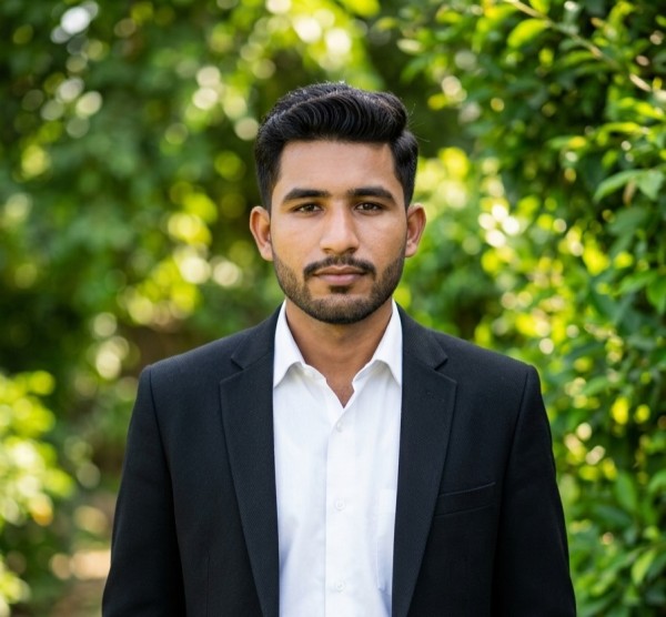 Ch Yasir, 19, Khwf