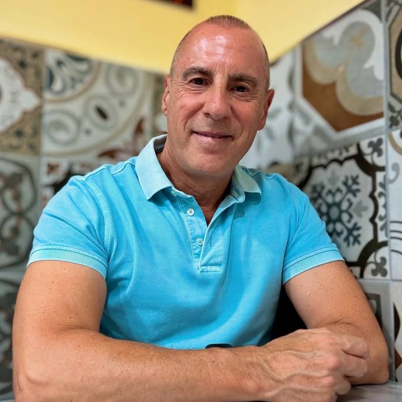Vick, 55, Kela Khera