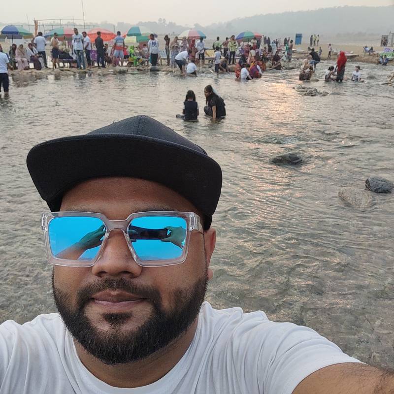 Junayed, 31, Olivar Bajo