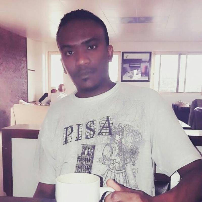 monzer, 40, Kisara