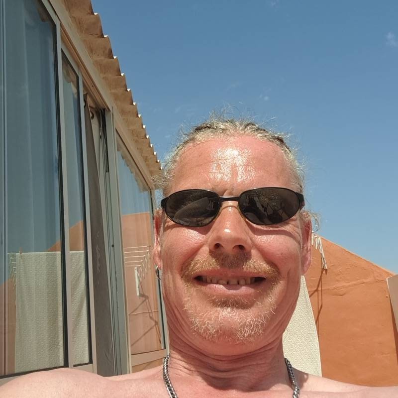 jon, 54, Makilala