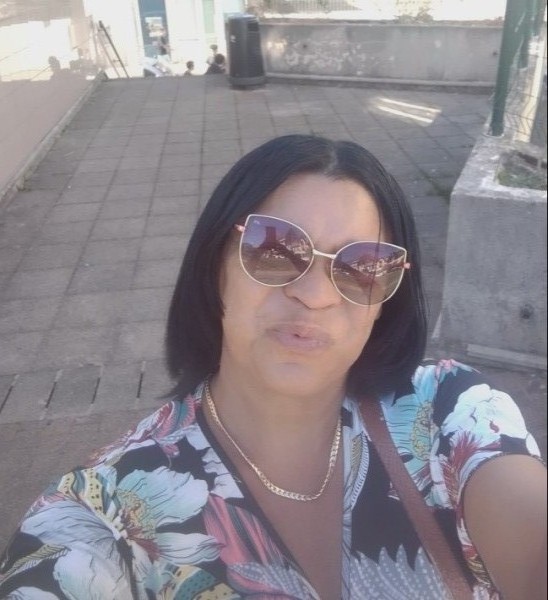 Rosa, 46, Larne