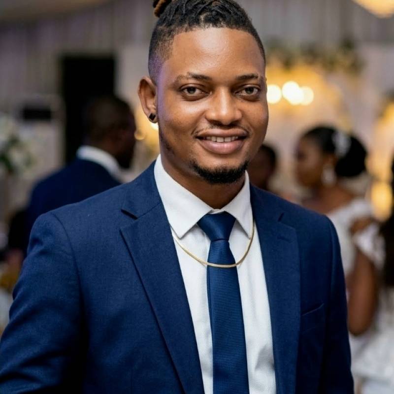 Prince, 40, Mococa