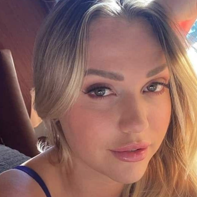 lily, 36, Akora