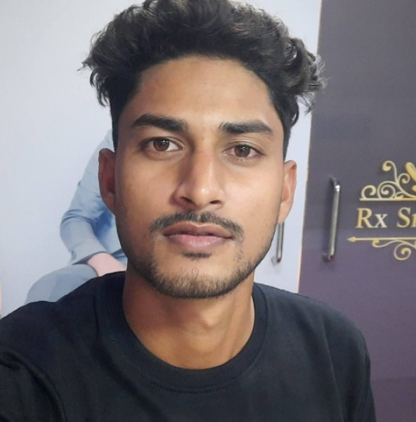 Ayon, 23, Horta