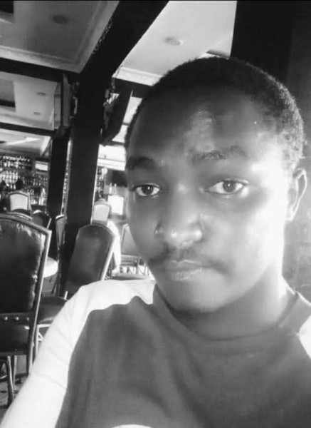 Denis, 33, Tesalia