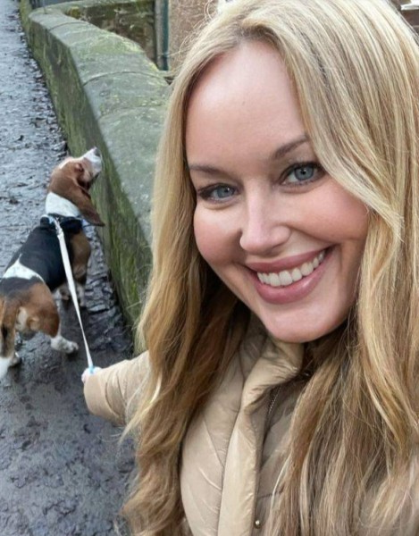Amanda Clark, 28, Busesa