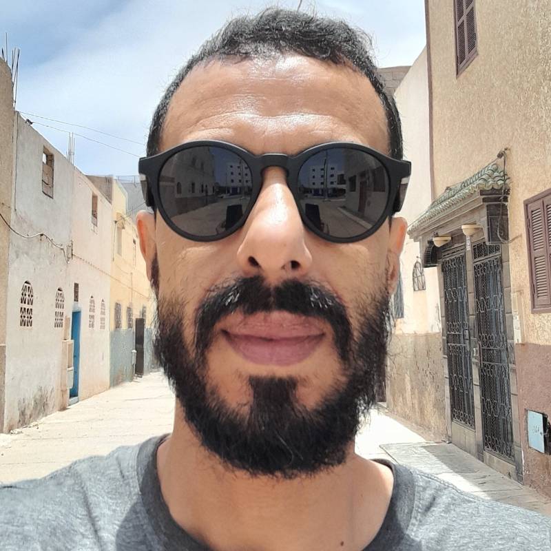 Rabie, 43, Hakone