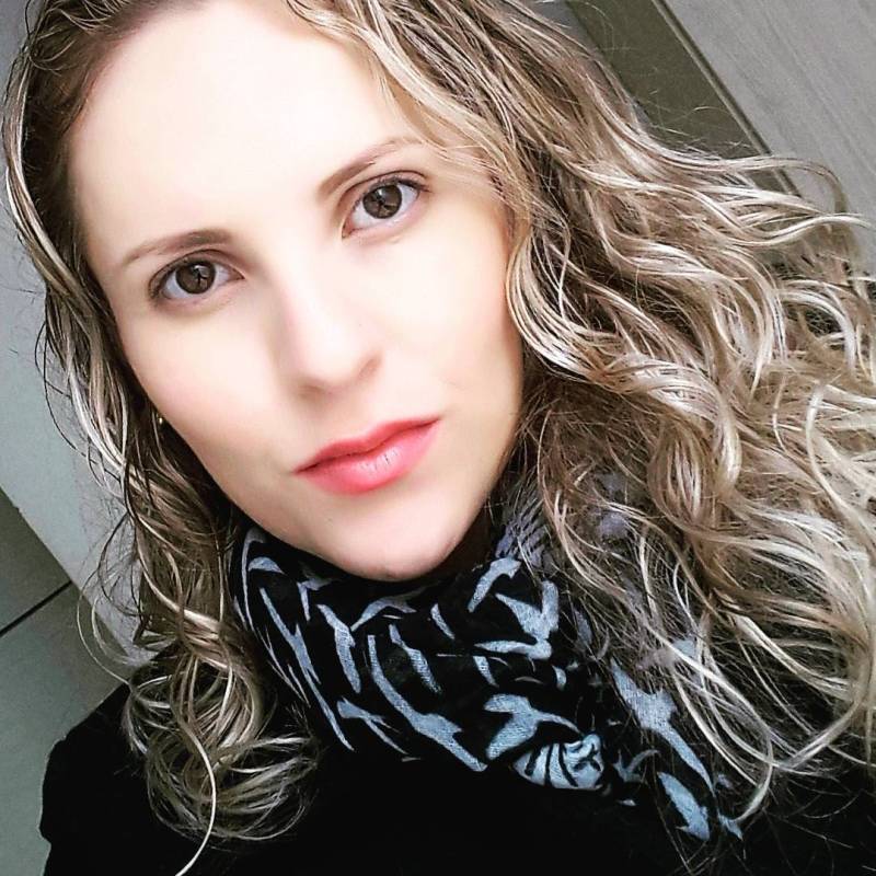 karlarina, 39, Tilothu