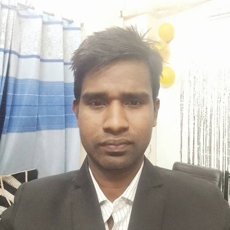 James, 19, Cairo
