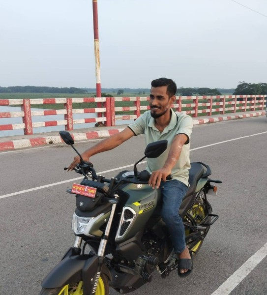 Zahid, 33, Romang