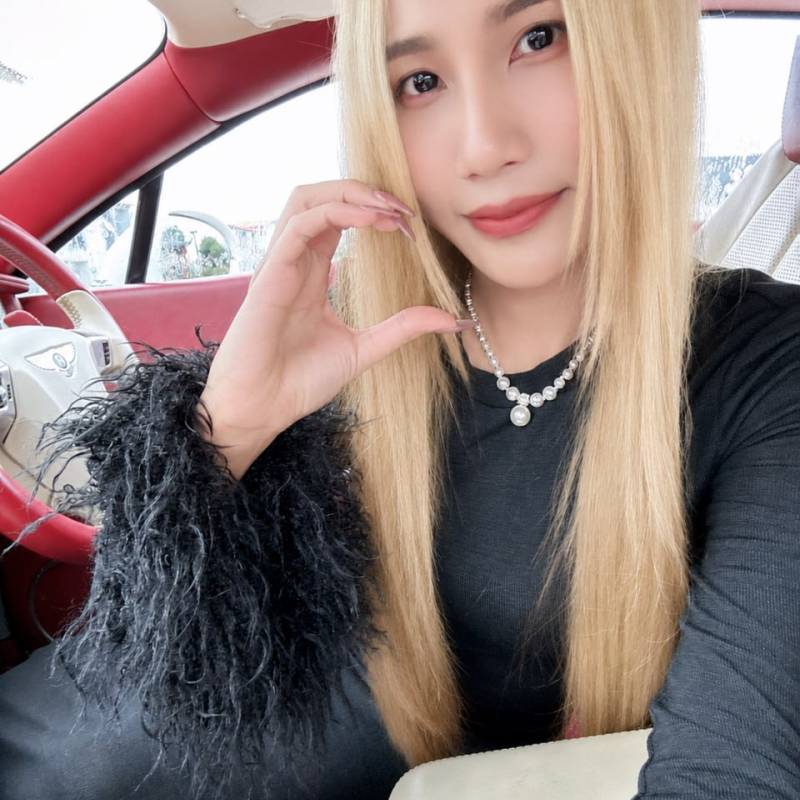 Kelly, 37, Soio