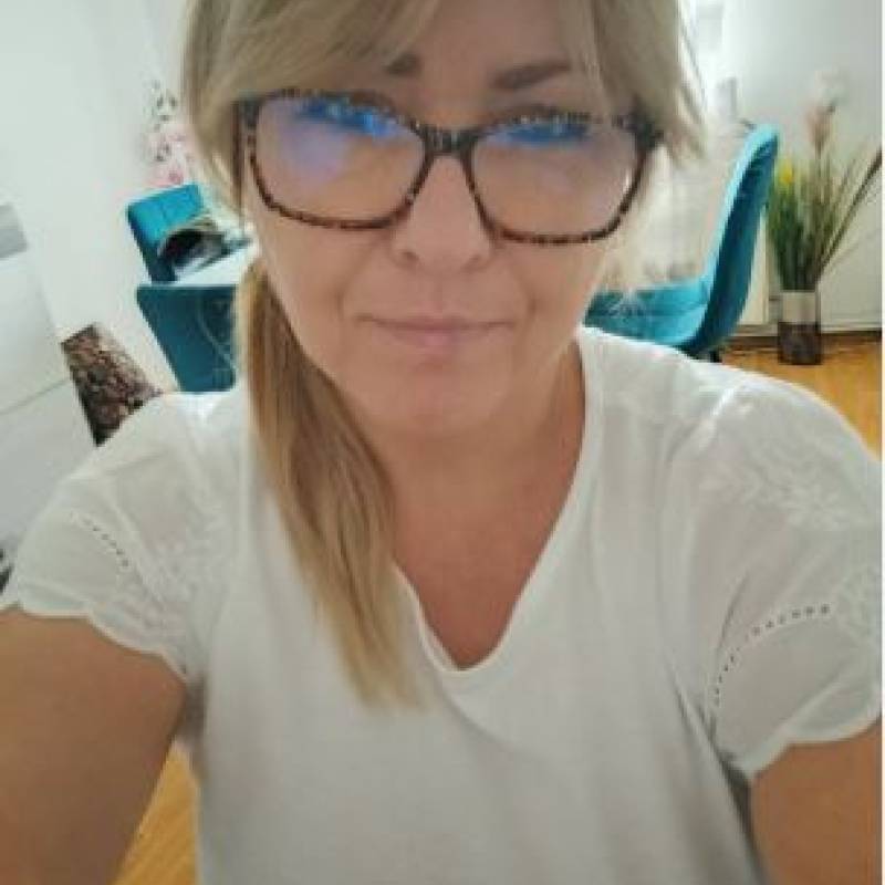 Joy, 51, Sarta